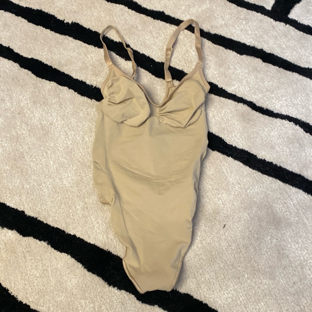 NWOT! Skims Sculpting Thong Bodysuit